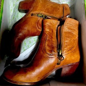 Beautiful leather sam edelman tassle booties
